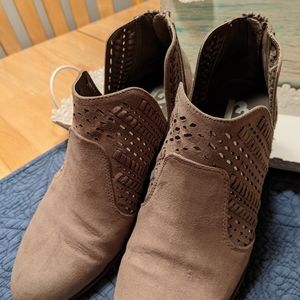 R2 Tan Ankle Booties. Size 9.